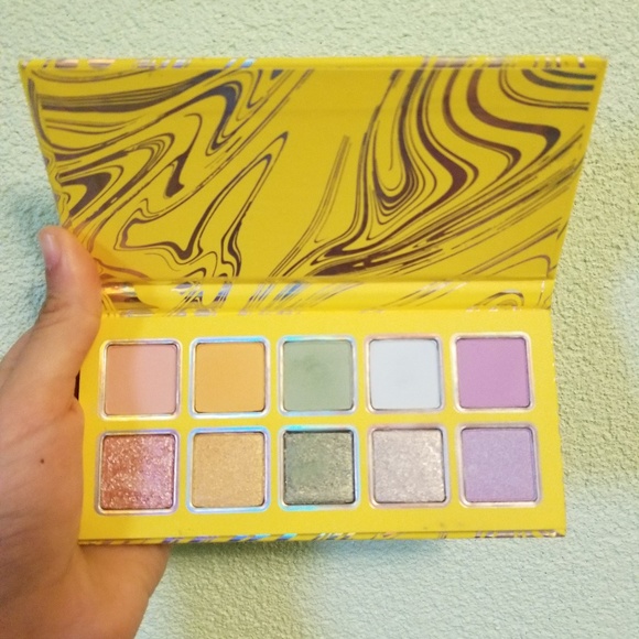 Kylie Cosmetics Other - ⛈Calm before the storm palette⛈